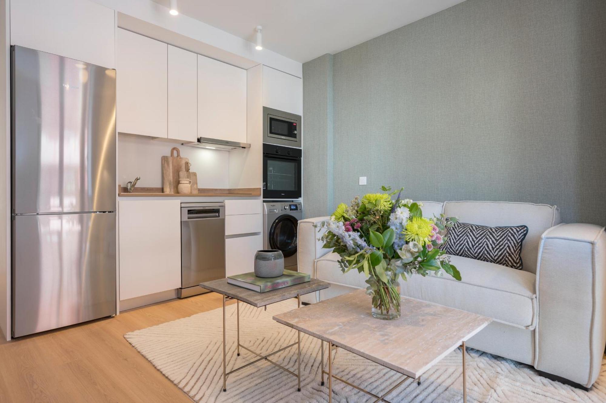 One-Bedroom Apartment,1471325219:JPEG