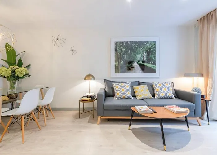 Sophisticated Brand New Flat In Historic District
